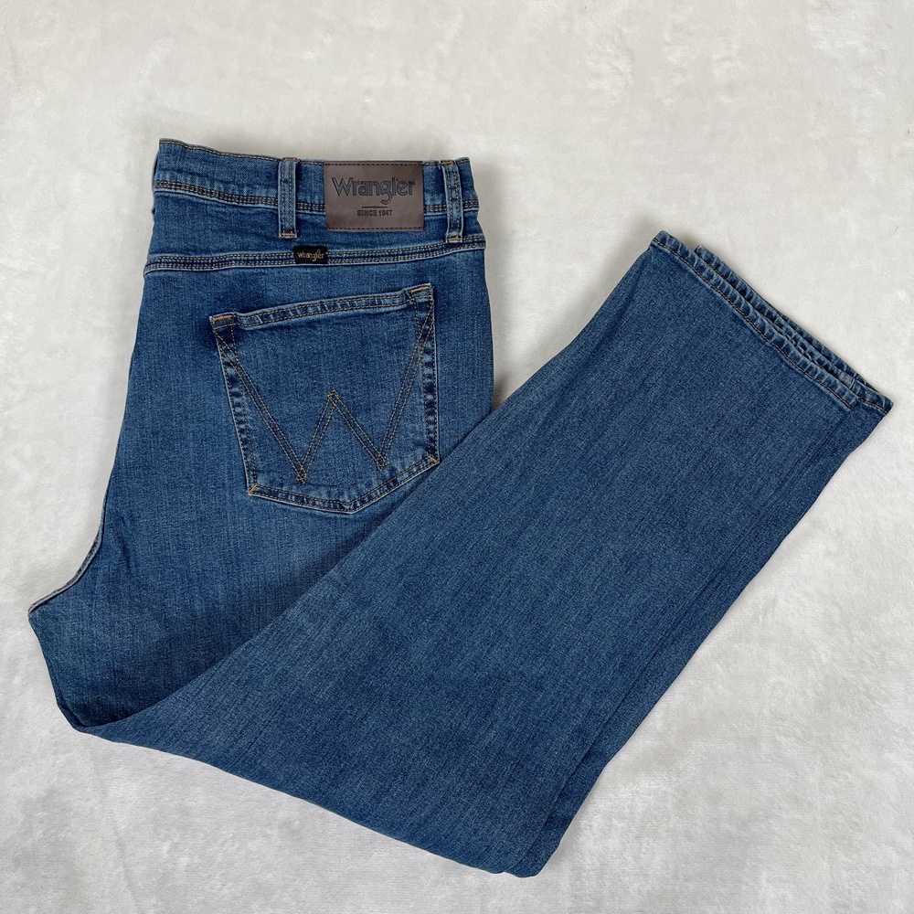 Wrangler Jeans Mens 40x30 Blue Regular Straight Stretch Denim Med Wash Pants